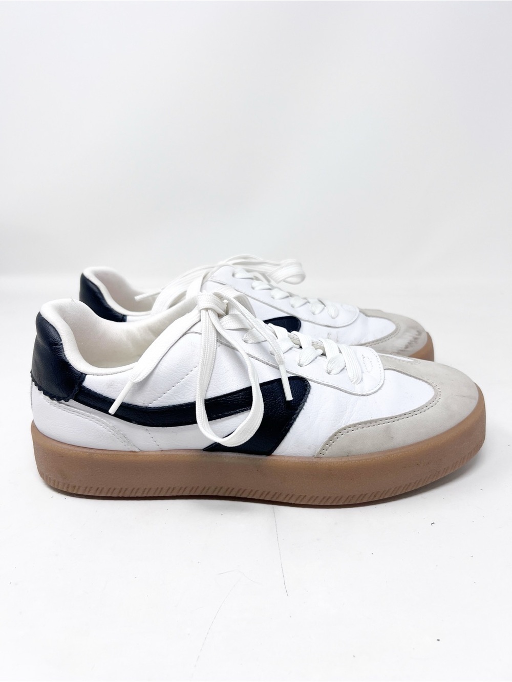DOLCE VITA WHITE BLACK RUSSO SNEAKERS WOMENS SZ 7